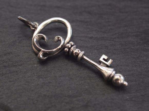 「鍵」ペンダントトップ